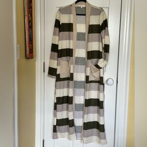 NWOT Gorgeous Hailey & Co. long striped duster cardigan in green, tan, cream - L